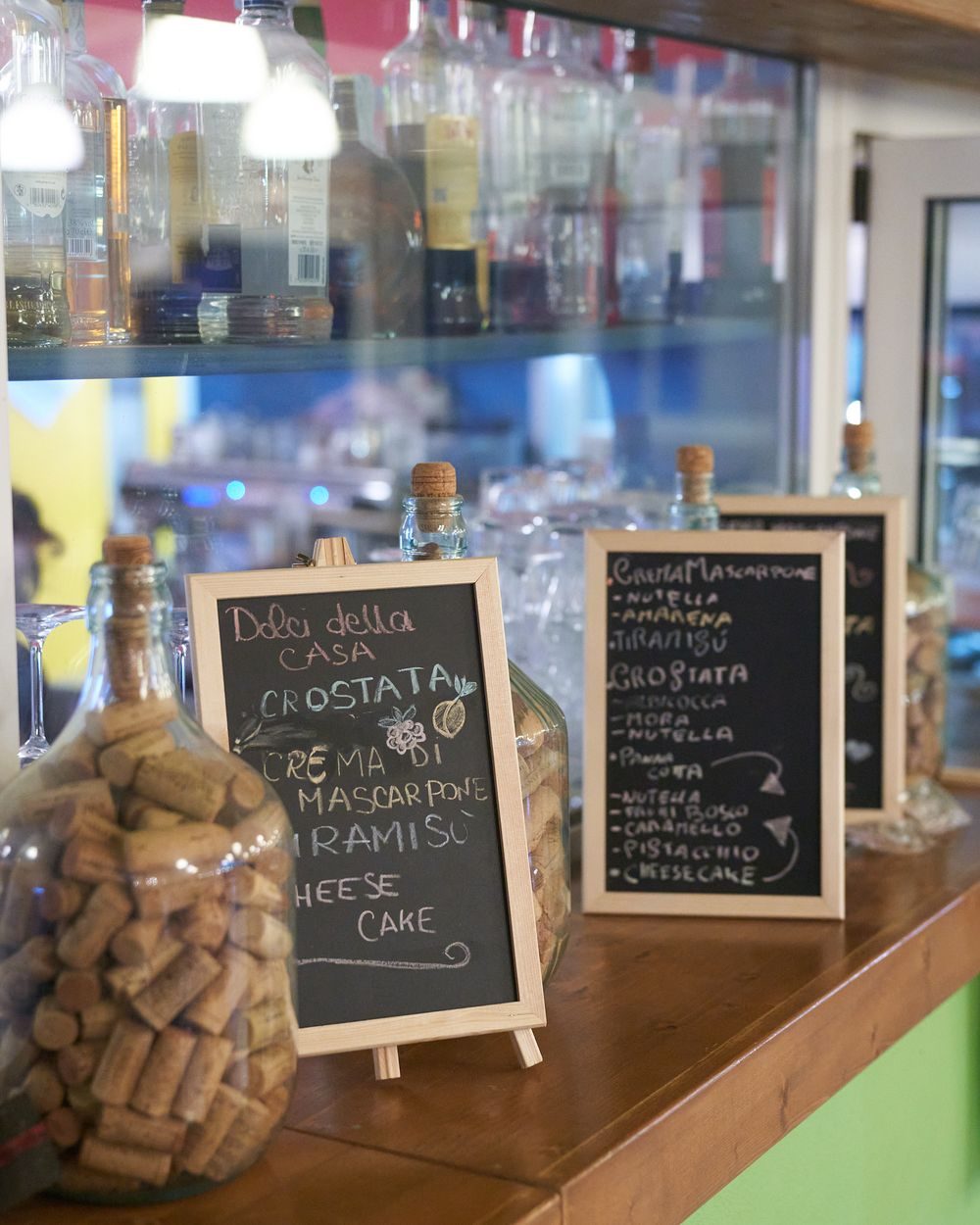 Le lavagne con i dolci della casa